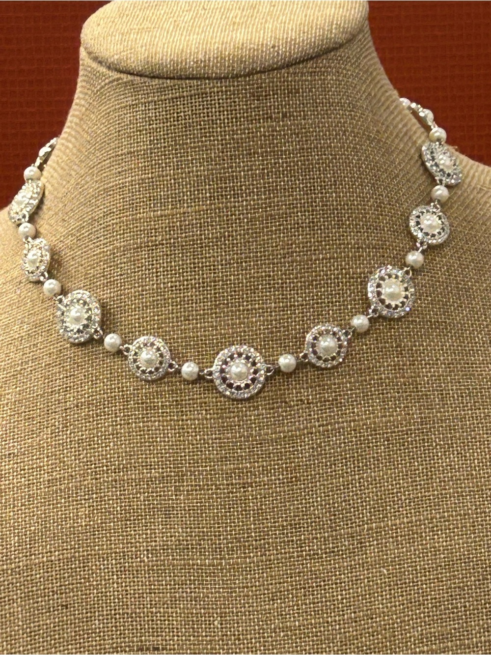 Beautiful vintage Swarovski station necklace necklace